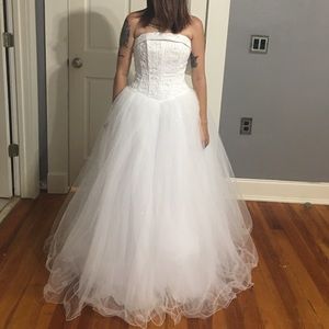 Wedding dress
